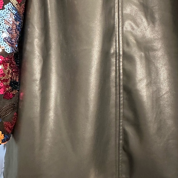 THML. Faux leather top - Picture 2 of 7